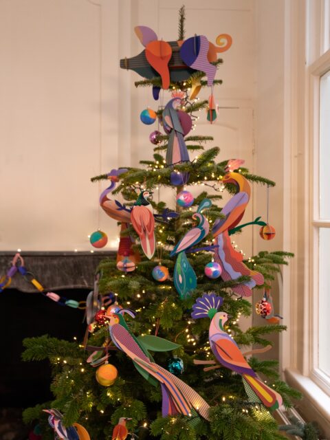 We’re in Christmas mood! Less than two weeks left to find the perfect gift.