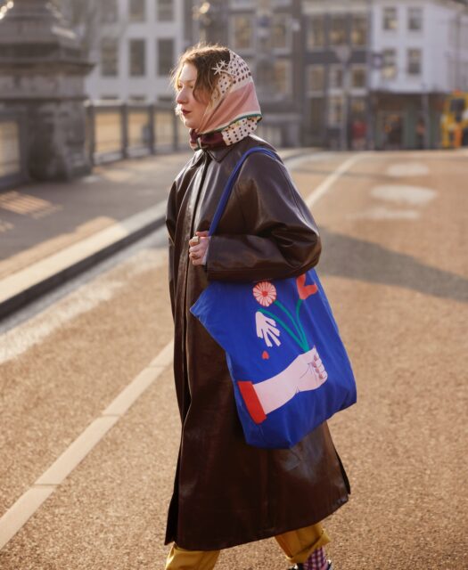 Still loving this one!
Sonia with our limited 20th anniversary bag - almost sold out. What do you think… time for a reprint?